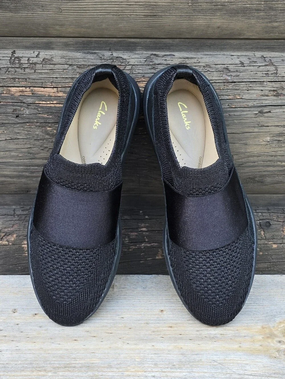 Clarks Un Rio Knit Athleisure Minimalist Knit Shimmer Comfort Sneakers 7M